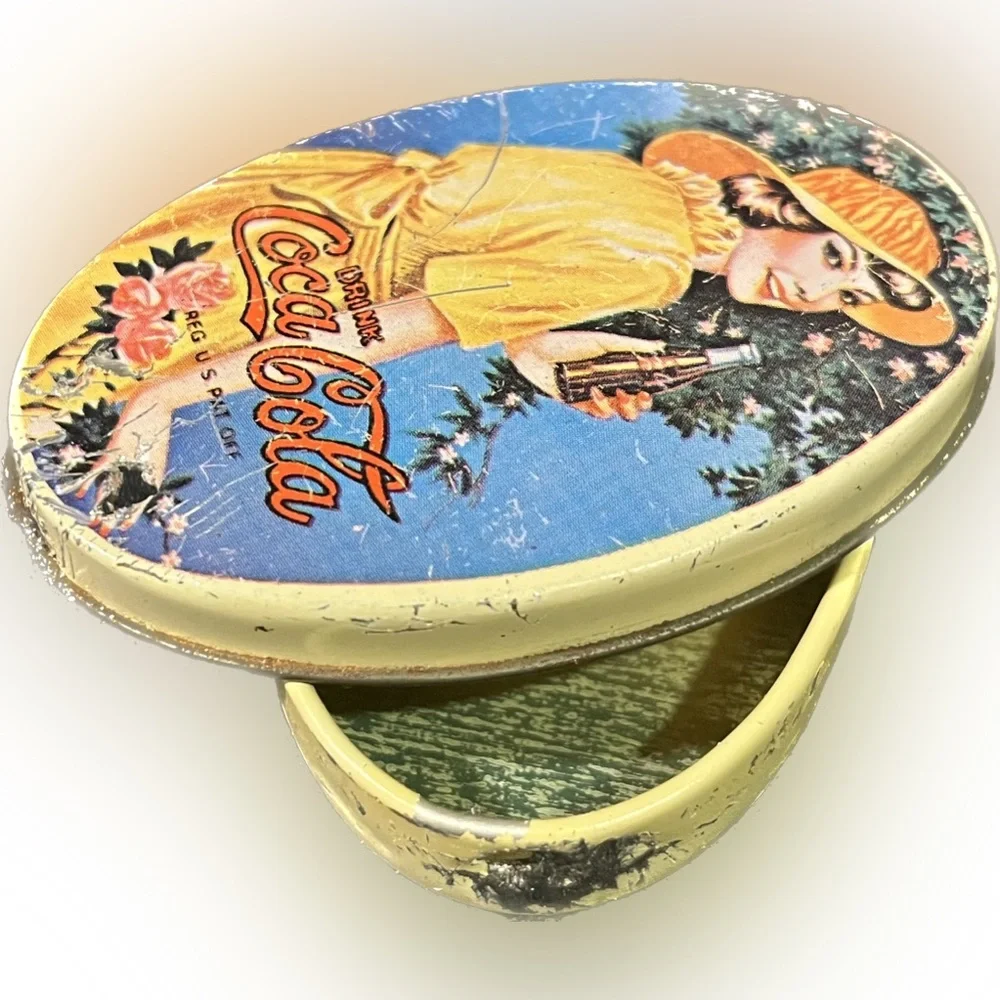 Vintage Coca Cola Lady In Dress & Floral Hat Smiling Pill Tin Case Rare Unique